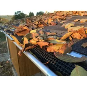 Grilaj Horti-Pipe pentru burlane contra frunzelor