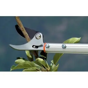 Foarfeca profesionala pentru taiat tip bypass cu brat lung telescopic 130 - 200 cm